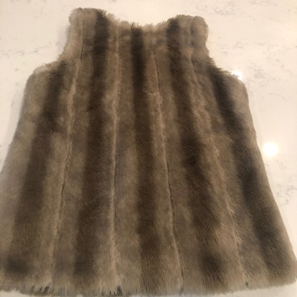 Jenny Han Faux Fur Vest - Small - Picture 3 of 5